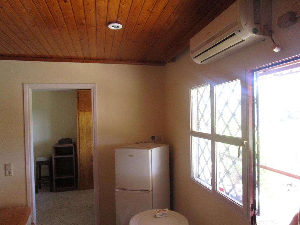 Hostal Countryside House Perachora Exterior foto
